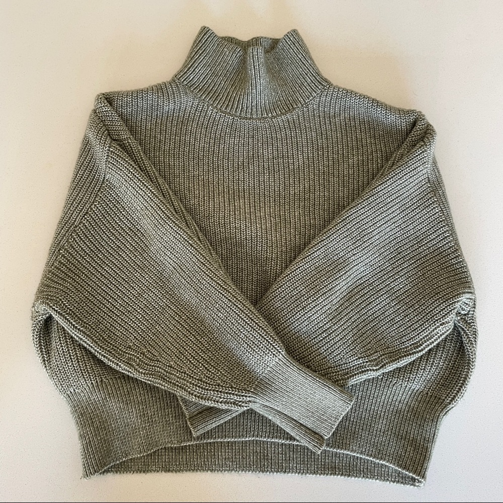 H&M chunky green turtleneck